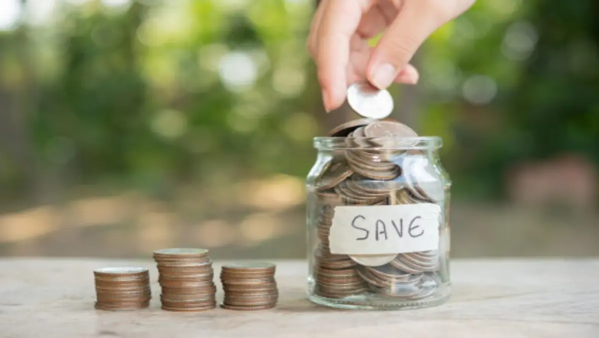 The Simple Guide to Saving Money: A Simple Guide in 2025