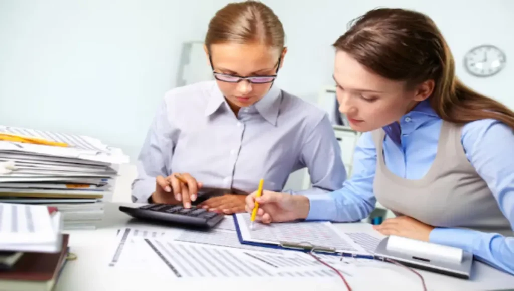 Financial Advisor Fees: A Simple Guide in 2025